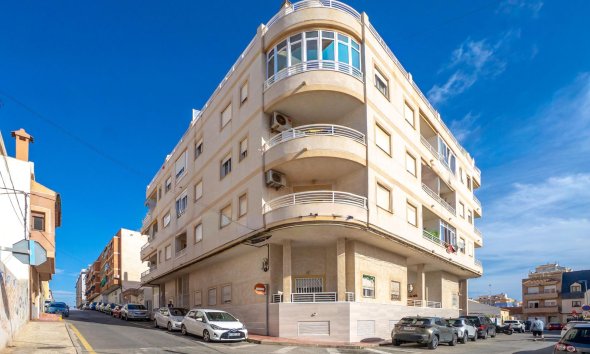 Resale - Apartment - Torrevieja - Centro