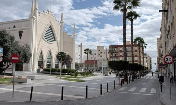 Resale - Apartment - Torrevieja - Playa del cura