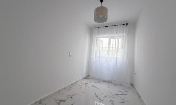 Resale - Apartment - Torrevieja - Playa del cura