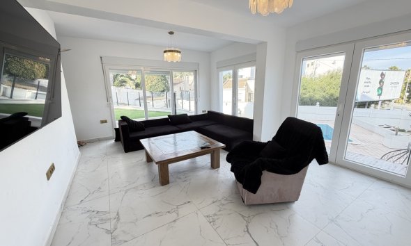 Resale - Villa - Orihuela Costa - Villamartin