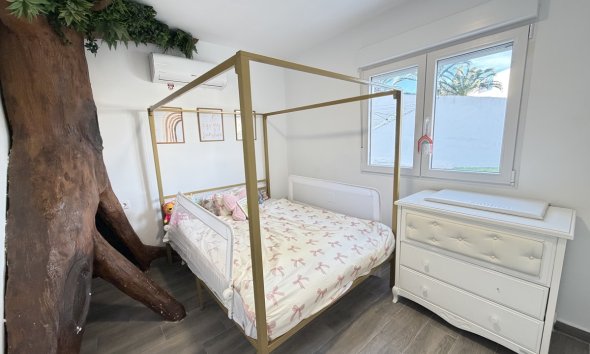 Resale - Villa - Orihuela Costa - Villamartin