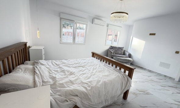 Resale - Villa - Orihuela Costa - Villamartin