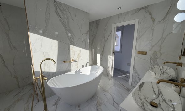 Resale - Villa - Orihuela Costa - Villamartin