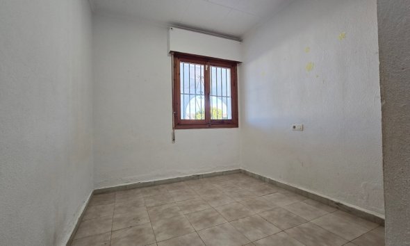 Resale - Villa - Torrevieja - El Chaparral