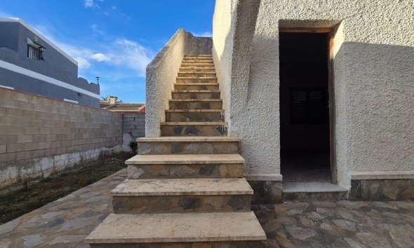 Resale - Villa - Torrevieja - El Chaparral