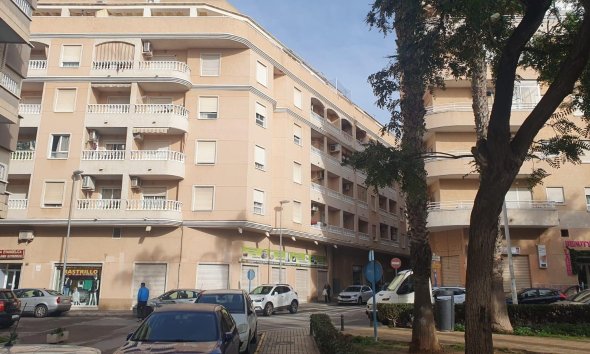 Resale - Apartment - Torrevieja - Estacion de autobuses