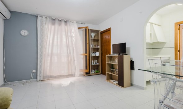 Resale - Apartment - Torrevieja - Playa del Acequión
