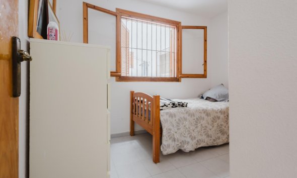 Resale - Apartment - Torrevieja - Playa del Acequión