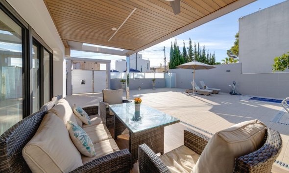 Resale - Villa - Torrevieja - Los Balcones