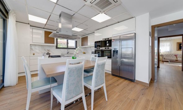 Resale - Villa - Torrevieja - Los Balcones