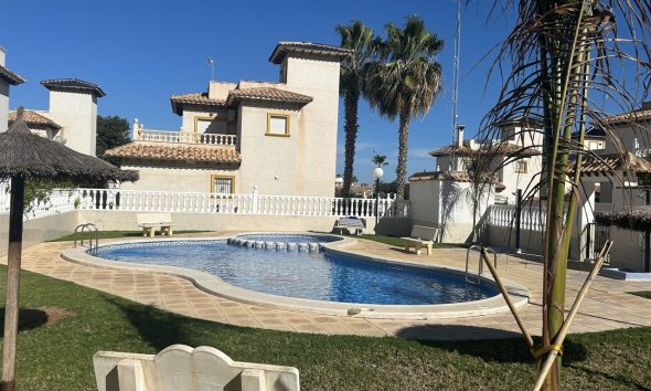 Resale - Terraced house / Townhouse - Orihuela Costa - Cabo Roig