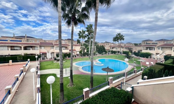 Resale - Bungalow - Pilar de la Horadada - RioMar