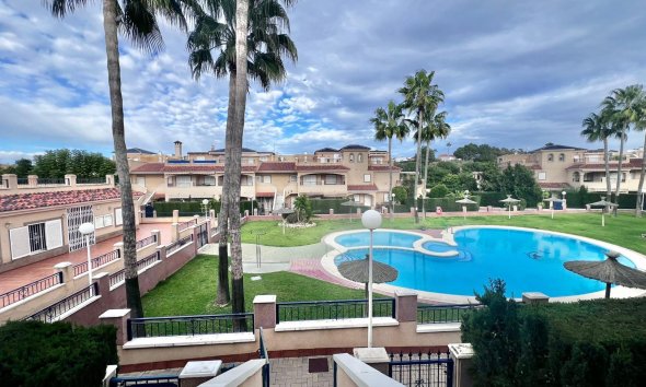 Resale - Bungalow - Pilar de la Horadada - RioMar