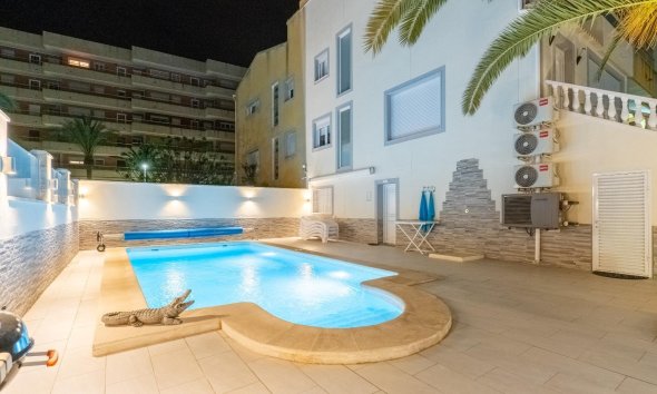 Resale - Terraced house / Townhouse - Torrevieja - Punta prima