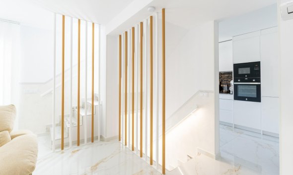 Resale - Terraced house / Townhouse - Torrevieja - Punta prima