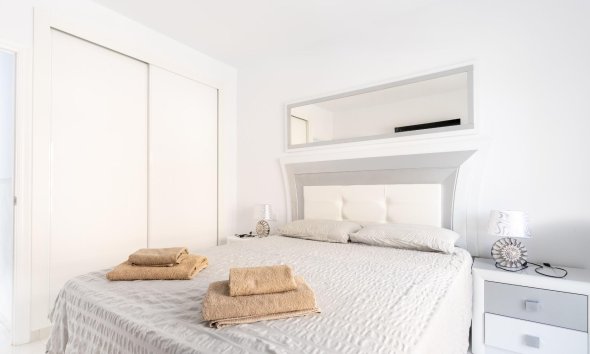 Resale - Terraced house / Townhouse - Torrevieja - Punta prima