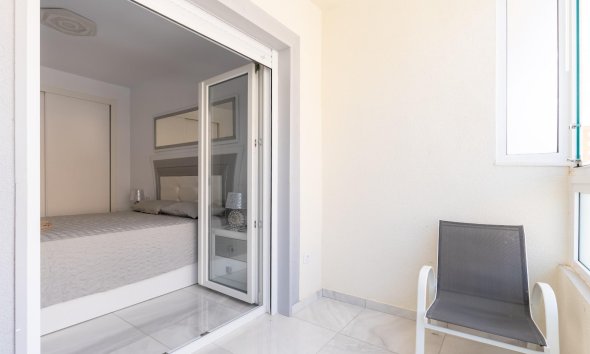 Resale - Terraced house / Townhouse - Torrevieja - Punta prima