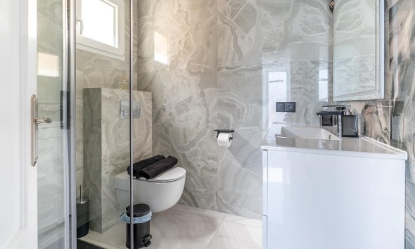 Resale - Terraced house / Townhouse - Torrevieja - Punta prima