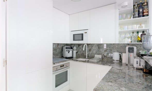 Resale - Terraced house / Townhouse - Torrevieja - Punta prima