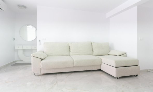 Resale - Terraced house / Townhouse - Torrevieja - Punta prima