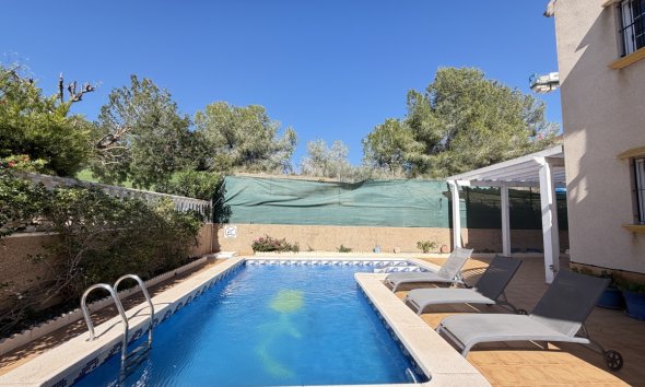Resale - Villa - Orihuela Costa - Villamartin