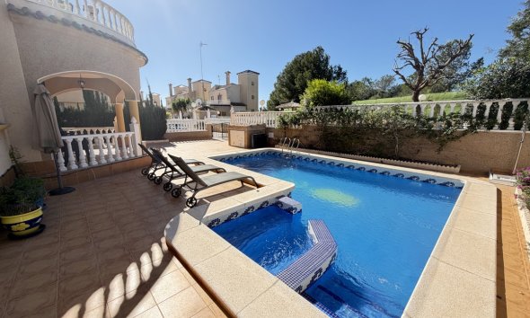 Resale - Villa - Orihuela Costa - Villamartin