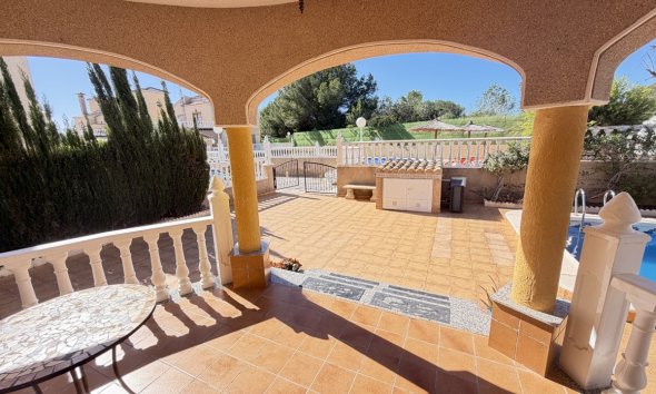 Resale - Villa - Orihuela Costa - Villamartin
