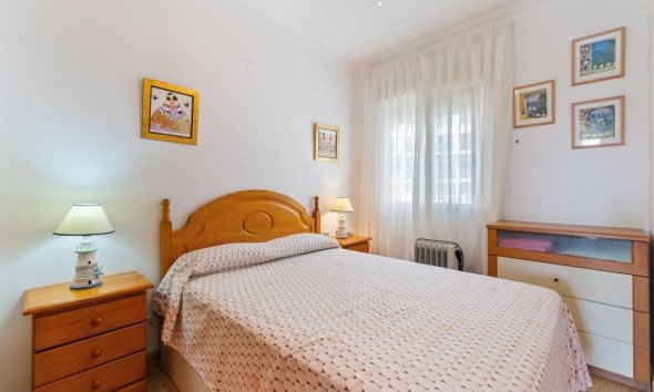 Resale - Apartment - Orihuela Costa - Campoamor