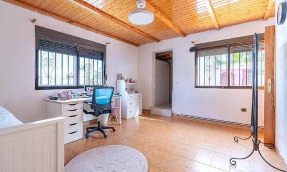 Rynek Wtórny - Willa - Hondón de las Nieves