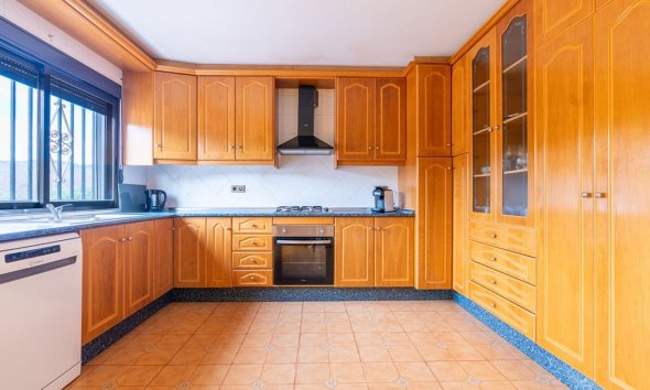 Rynek Wtórny - Willa - Hondón de las Nieves