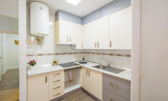 Resale - Apartment - Torrevieja - Estacion de autobuses