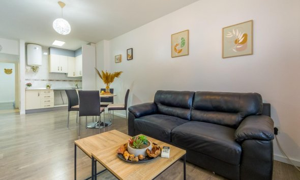 Resale - Apartment - Torrevieja - Estacion de autobuses
