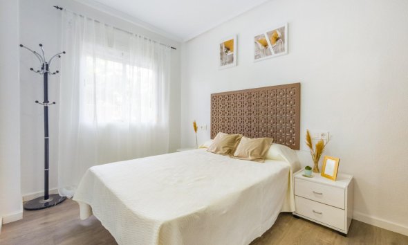 Resale - Apartment - Torrevieja - Estacion de autobuses