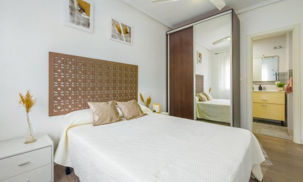 Resale - Apartment - Torrevieja - Estacion de autobuses