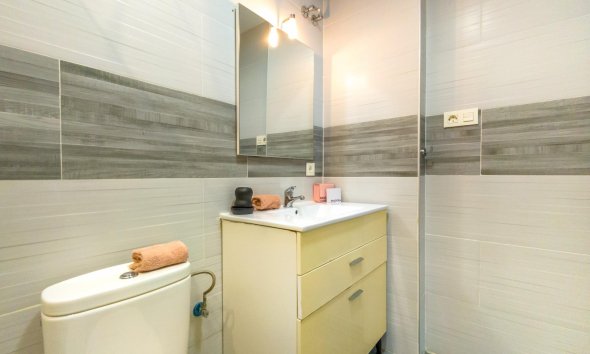 Resale - Apartment - Torrevieja - Estacion de autobuses