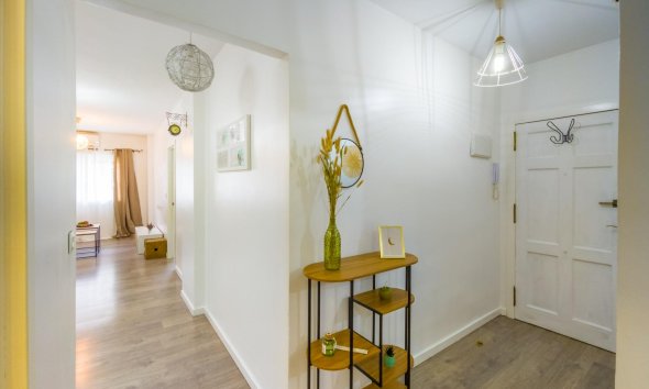 Resale - Apartment - Torrevieja - Estacion de autobuses