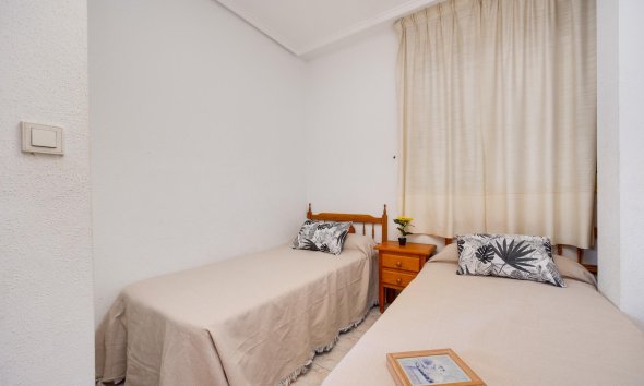 Resale - Apartment - Torrevieja - Playa del cura