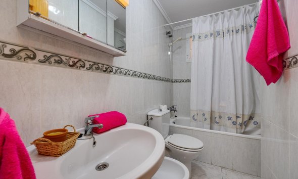 Resale - Apartment - Torrevieja - Playa del cura