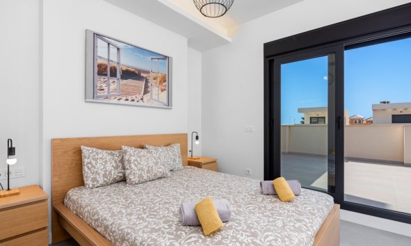 Resale - Terraced house / Townhouse - San Fulgencio - La Marina