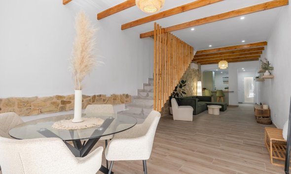 Resale - Terraced house / Townhouse - Torrevieja - Centro - Muelle Pesquero