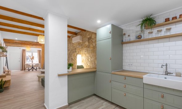 Resale - Terraced house / Townhouse - Torrevieja - Centro - Muelle Pesquero