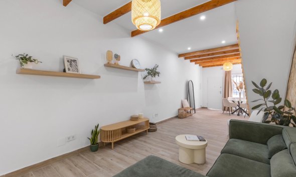 Resale - Terraced house / Townhouse - Torrevieja - Centro - Muelle Pesquero