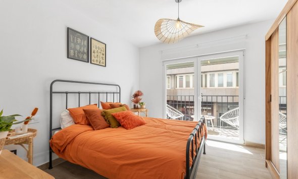 Resale - Terraced house / Townhouse - Torrevieja - Centro - Muelle Pesquero