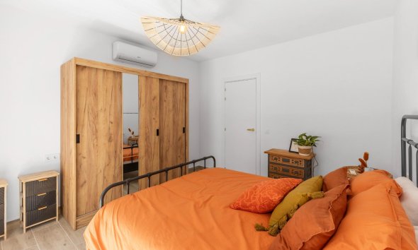 Resale - Terraced house / Townhouse - Torrevieja - Centro - Muelle Pesquero