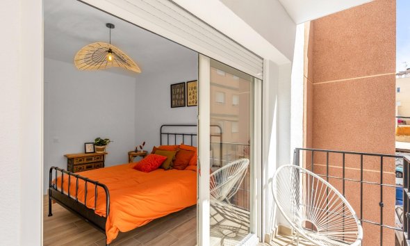 Resale - Terraced house / Townhouse - Torrevieja - Centro - Muelle Pesquero