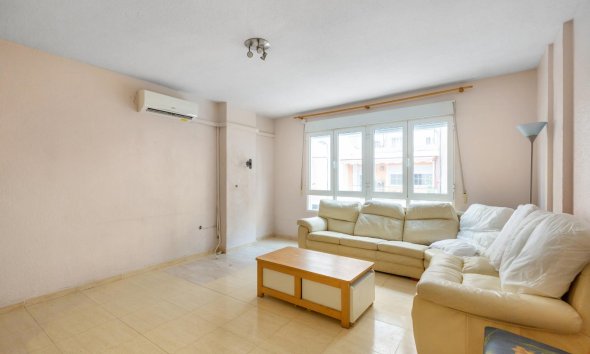 Resale - Apartment - Torrevieja - Centro - Muelle Pesquero
