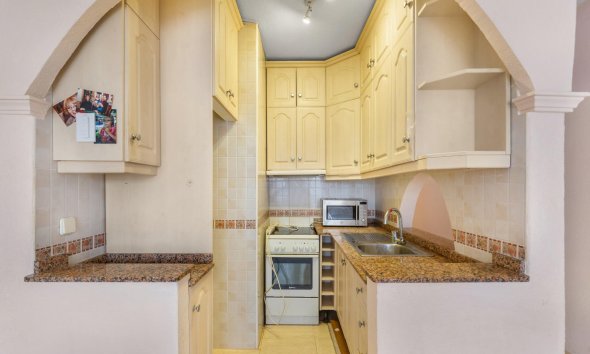 Resale - Apartment - Torrevieja - Centro - Muelle Pesquero