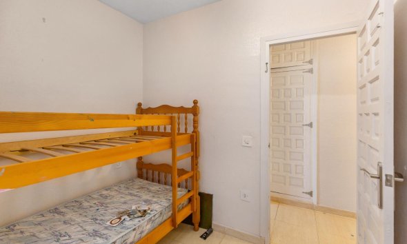 Resale - Apartment - Torrevieja - Centro - Muelle Pesquero