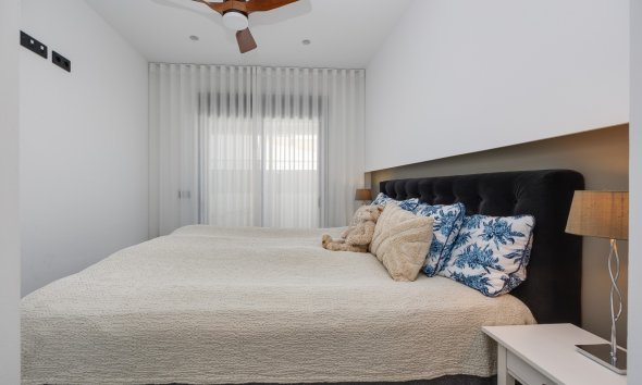 Resale - Bungalow - Pilar de la Horadada - Costa Blanca Sur