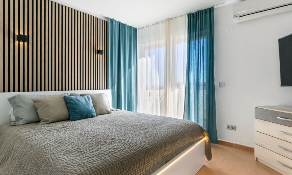 Resale - Terraced house / Townhouse - Orihuela Costa - Villamartín